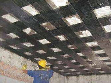 Ремонт трещины в плите с помощью системы усиления композитным материалом FRP