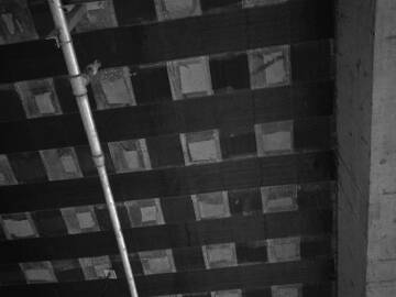 Ремонт трещин в плитах с помощью обмотки углеродным волокном