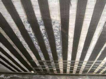 Обработка трещин в железобетонном полу и армировании углеродным волокном