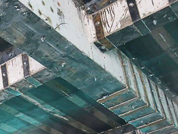 склеивание стальной плиты на бетоне