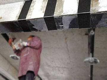 Балка из армированного бетона FRP