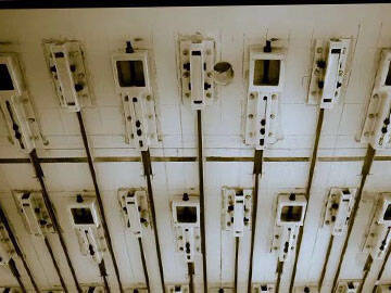 Система предварительно напряженного ламината из углепластика для усиления мостов